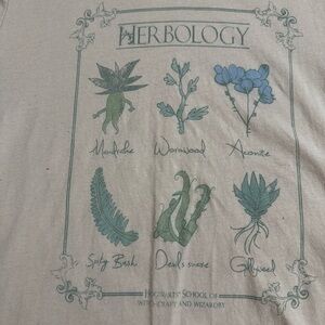 Harry Potter Herbology Pink T-Shirt Fits Like a Medium